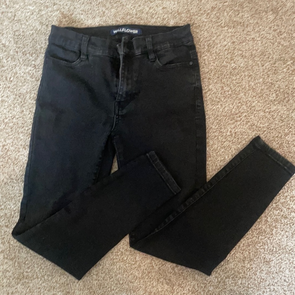 Black jean capris